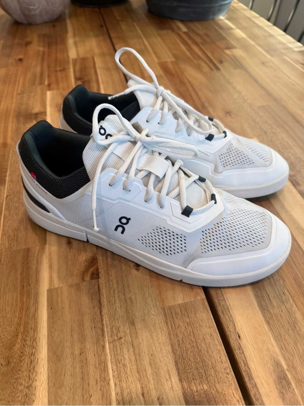 On Running “The Roger” Men’s White and green Athletic Sneakers